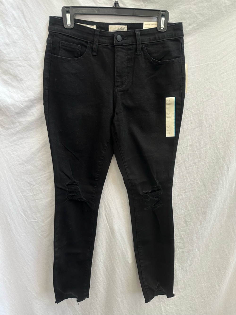 Universal Thread Black Distressed Skinny Jeans